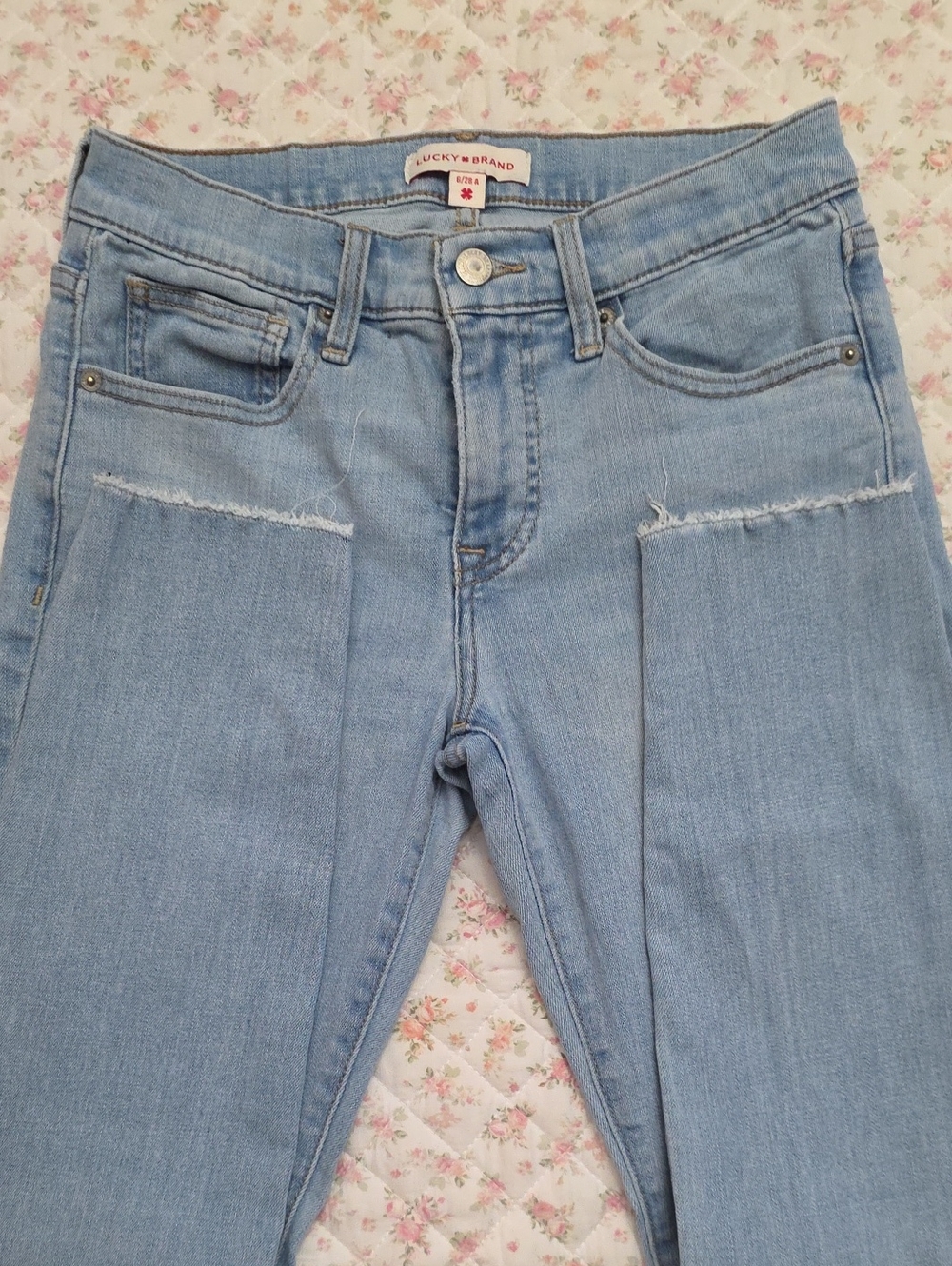 Lucky Brand Light Blue Skinny Jeans with Subtle Distress
